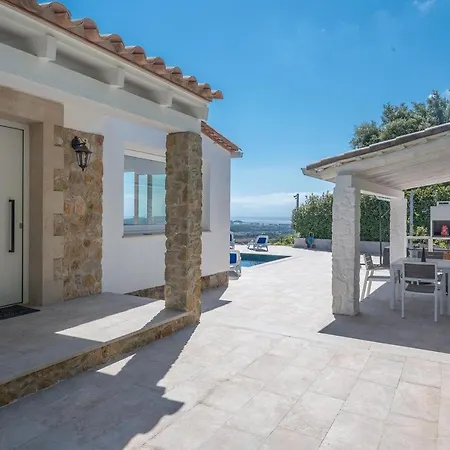 Leng Vacation Holiday home *